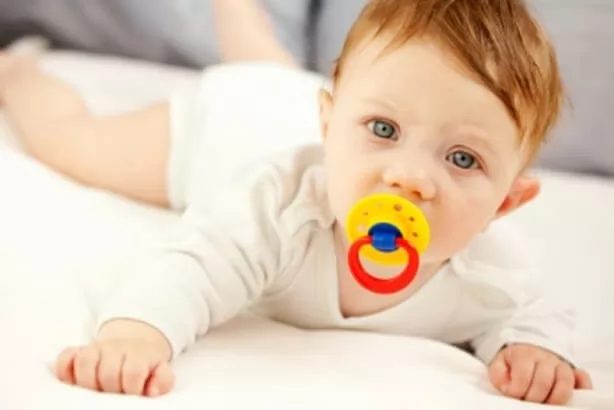 Yeni doğan Bebeklerde Emzik Kullanımı